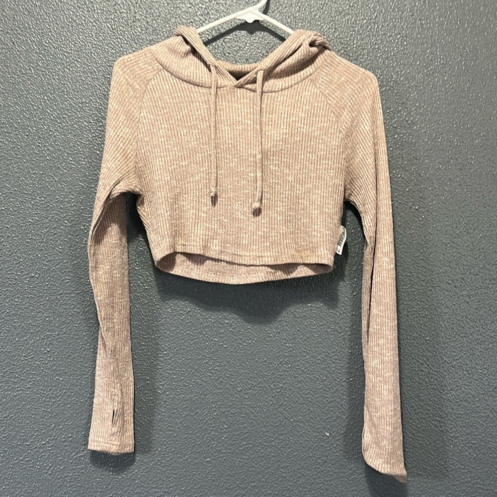 Gymshark long sleeve cropped hooded knit shirt. Women’s size XS.